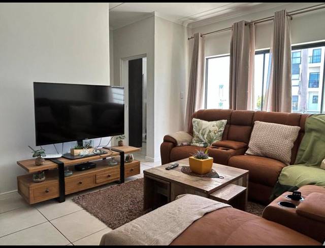 3 BEDROOM APARTMENT FOR SALE IN SANDOWN